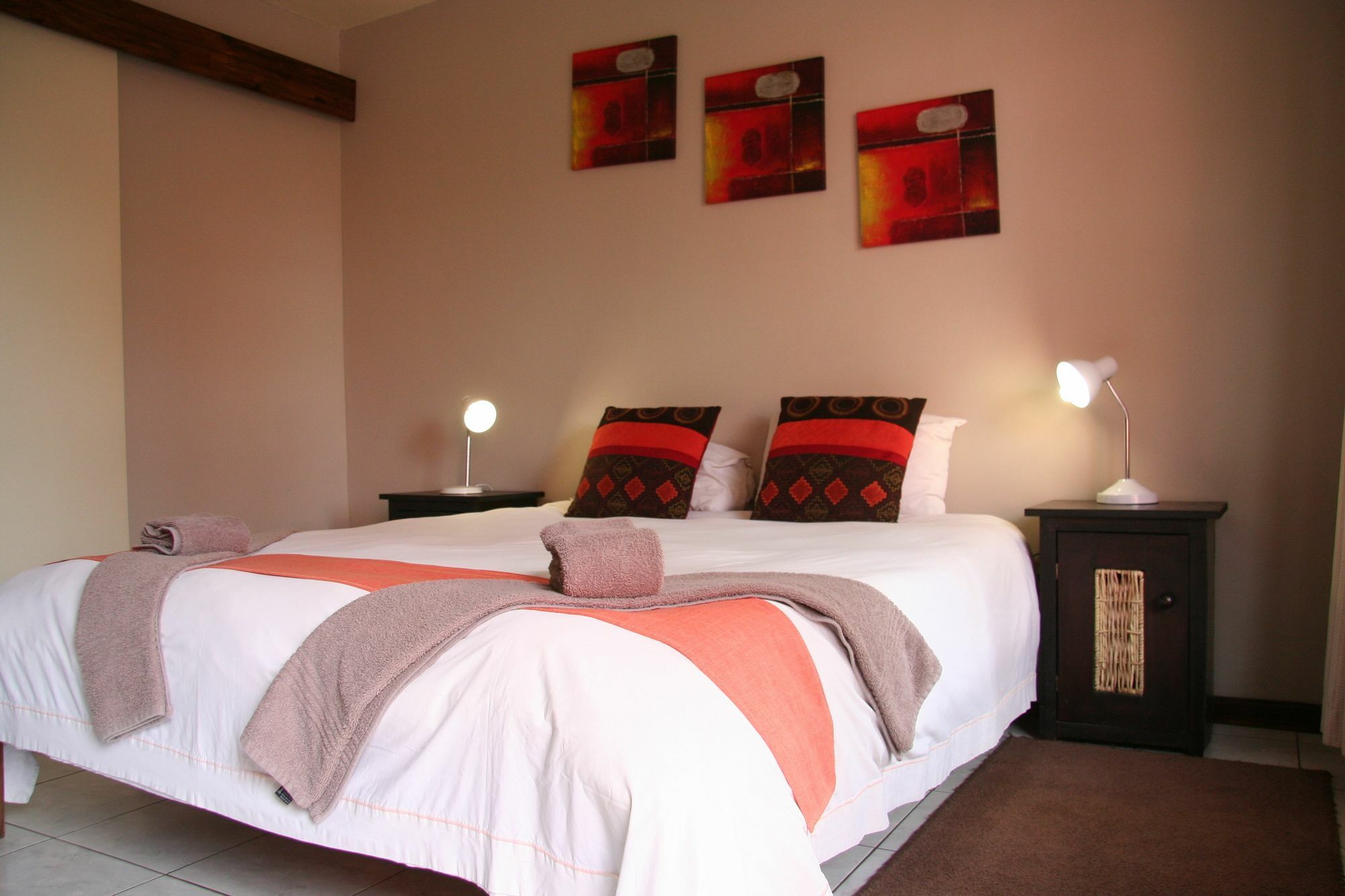 Dunedin Star Guesthouse スワコプムント エクステリア 写真