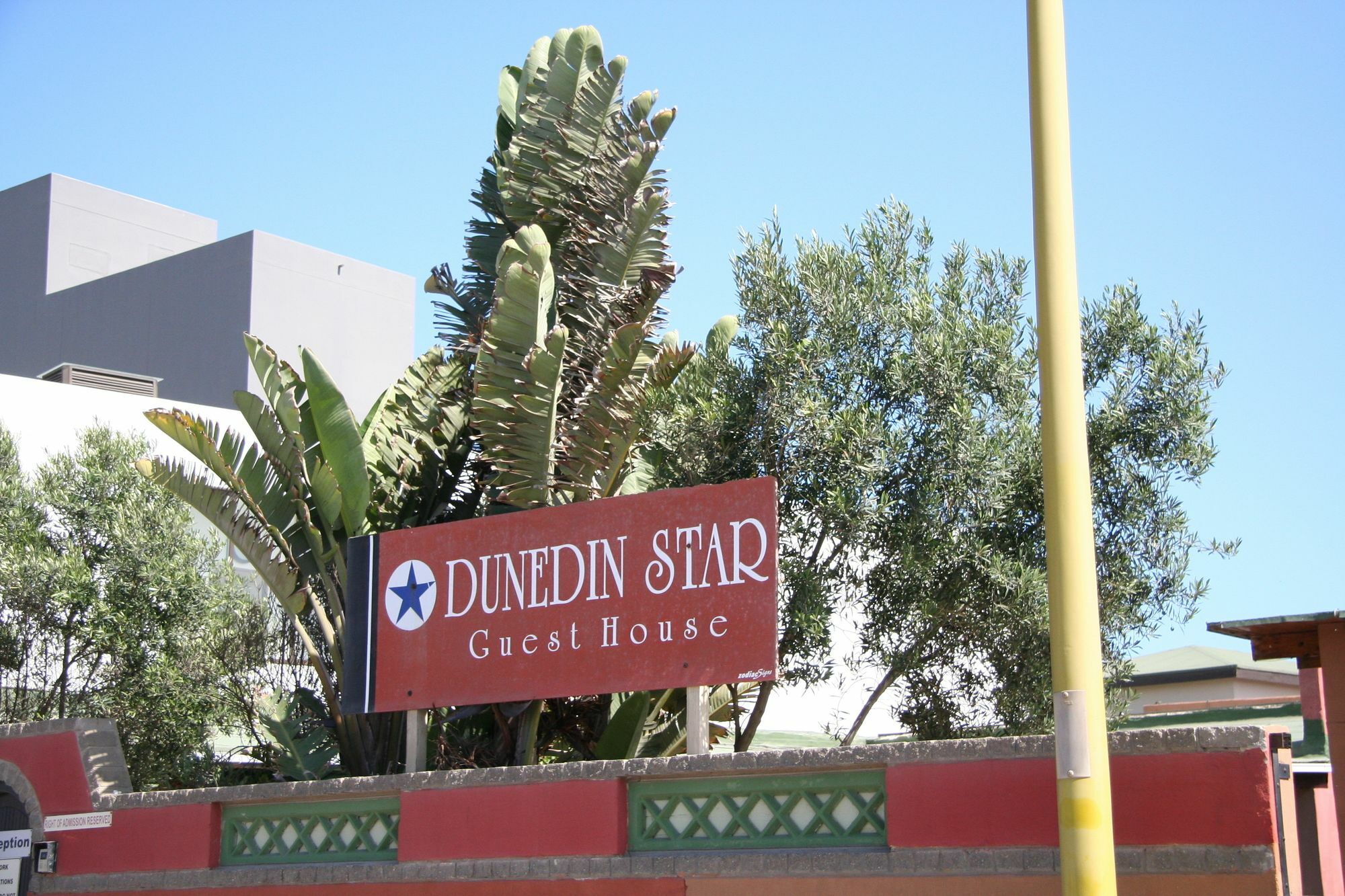 Dunedin Star Guesthouse スワコプムント エクステリア 写真